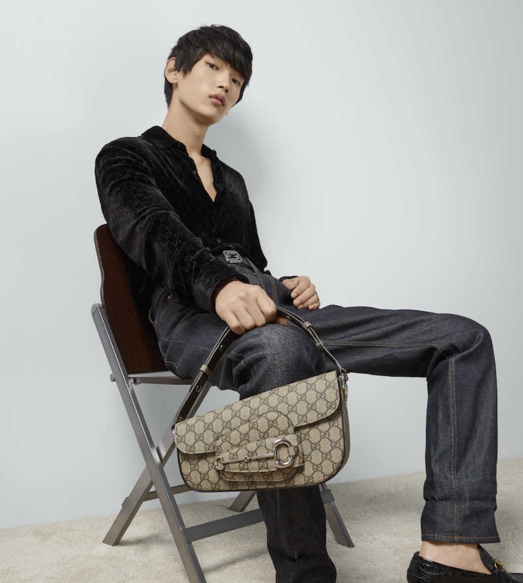 gucci Horsebit 1955 series small asymmetric horsebit shoulder bag, handsome and beautiful