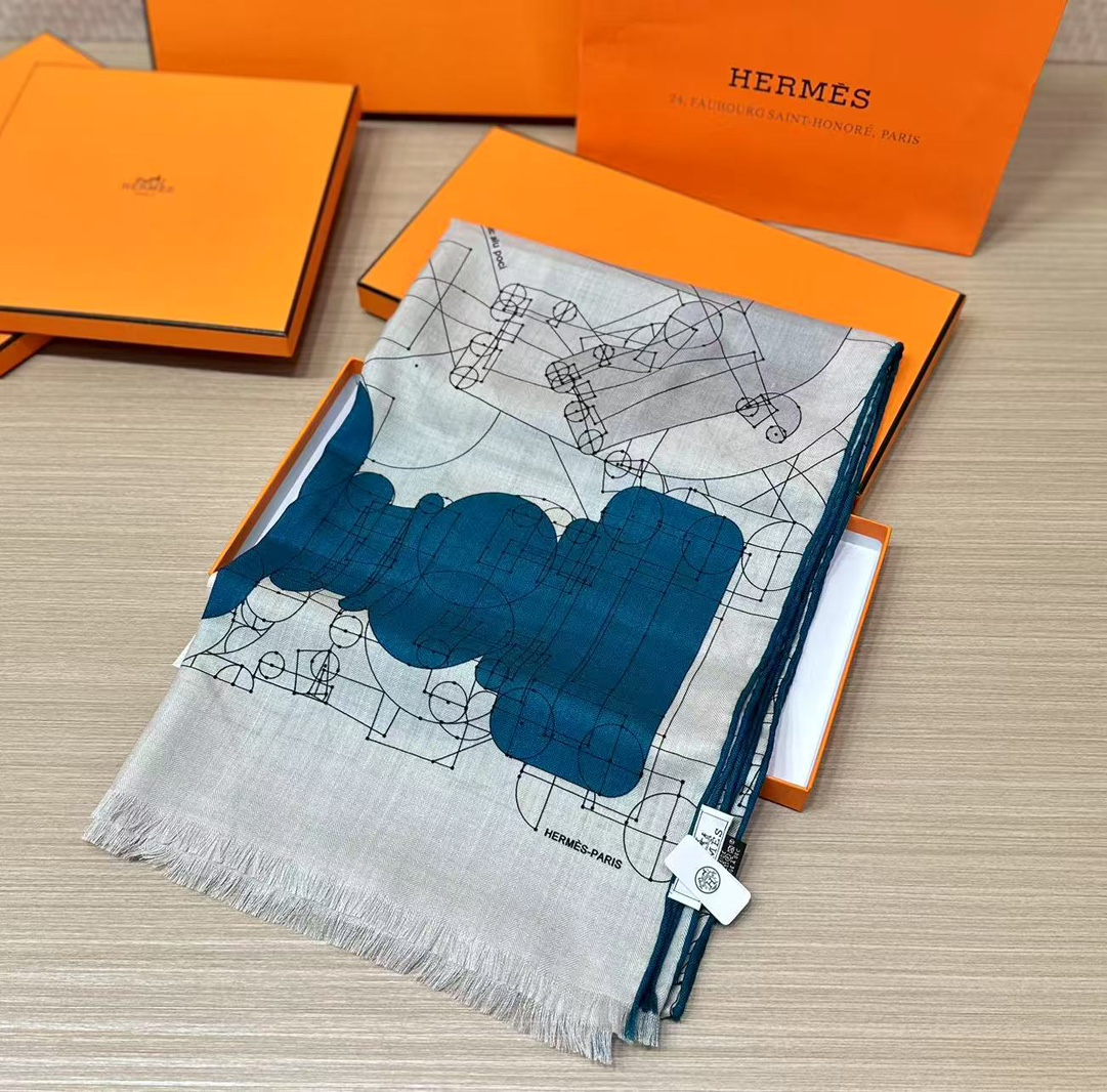 爱马家 高端系列
爆款警告⚠️ 
夏季防晒 首选 轻薄透气
马家出手，尽是精品 
没人能抗拒这种简单款式