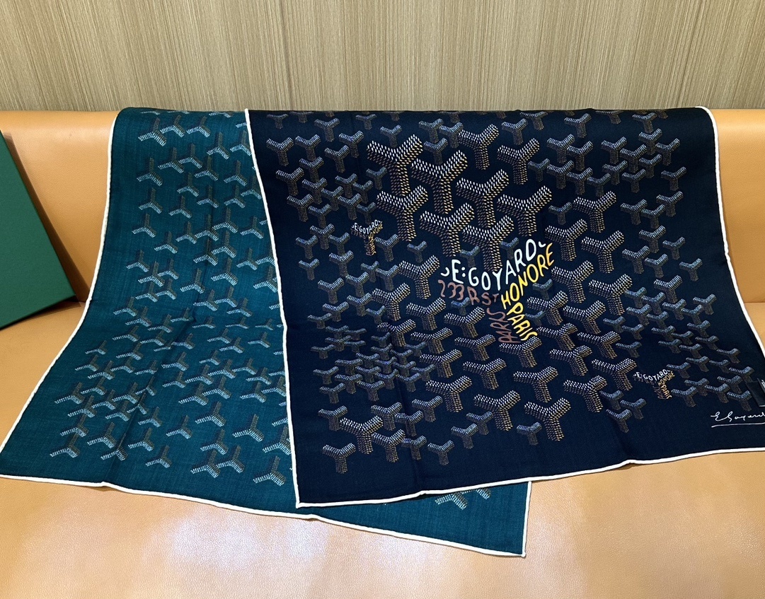 【戈雅】新品 【双层双面两色丝绒长巾 】春季 随意切换造型 小巧又不失优雅的款式 高级时尚又不会过于张扬