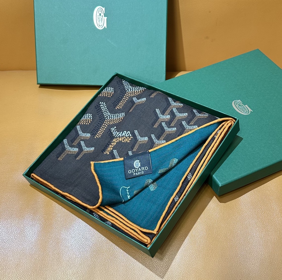 【戈雅】新品 【双层双面两色丝绒长巾 】春季 随意切换造型 小巧又不失优雅的款式 高级时尚又不会过于张扬