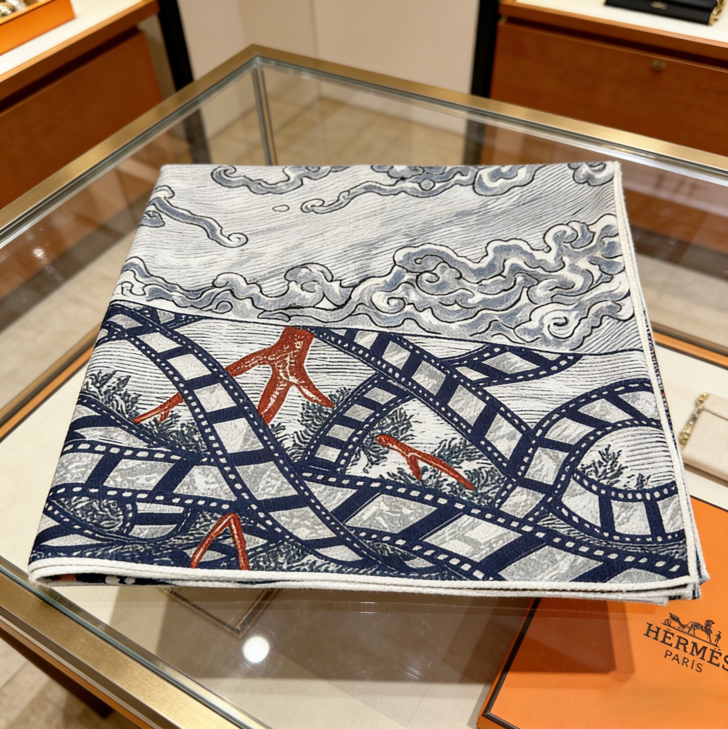 顶级丝绒双面，手工卷边丝绒双面方巾（30%真丝70%羊绒）丝绒双面印花方巾！ 尺寸：140*140厘米 