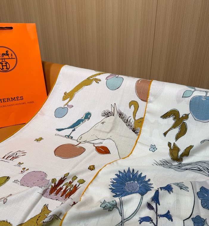 “马鞍上的苹果树”140双面方巾【双面异色 丝毛款】H家羊绒新款 买了都说好看‼️推荐💕H家ZG爆款🎁💟
