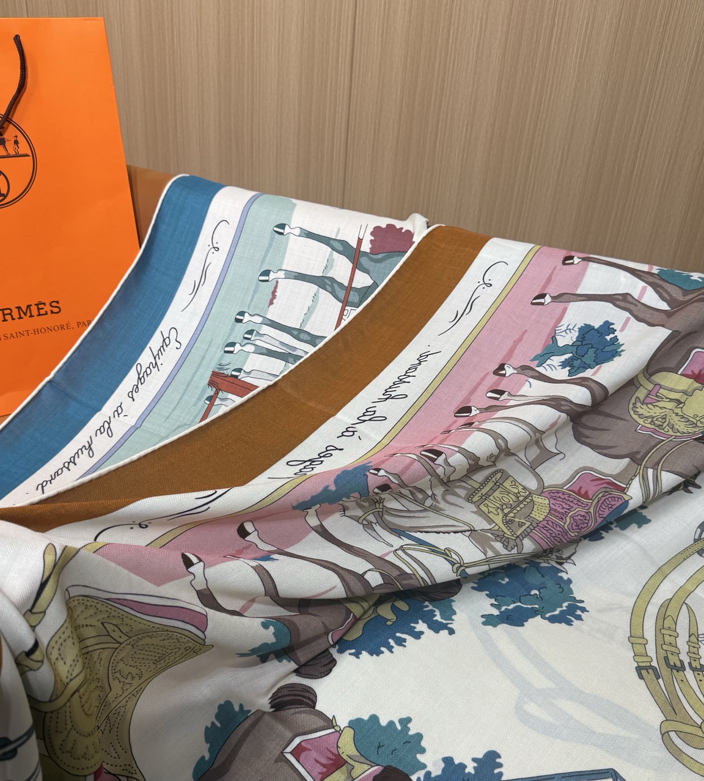𝐇𝐞𝐫𝐦𝐞𝐬 • 𝟐𝟔ꫛꫀꪝ《马具优雅美学》140双面方巾【双面异色 丝毛款】H家羊绒新款 买了都说好看