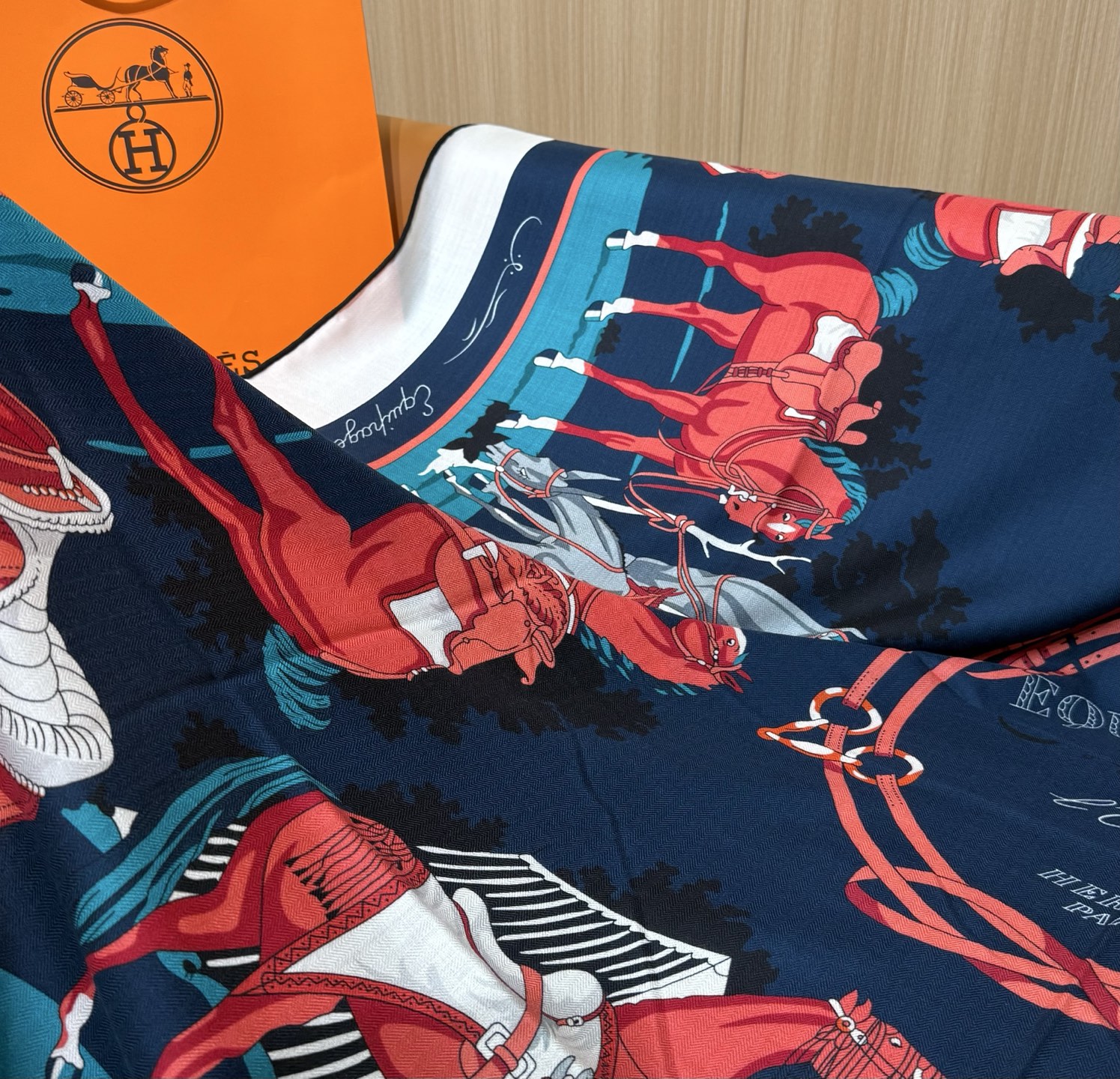 𝐇𝐞𝐫𝐦𝐞𝐬 • 𝟐𝟔ꫛꫀꪝ《马具优雅美学》140双面方巾【双面异色 丝毛款】H家羊绒新款 买了都说好看