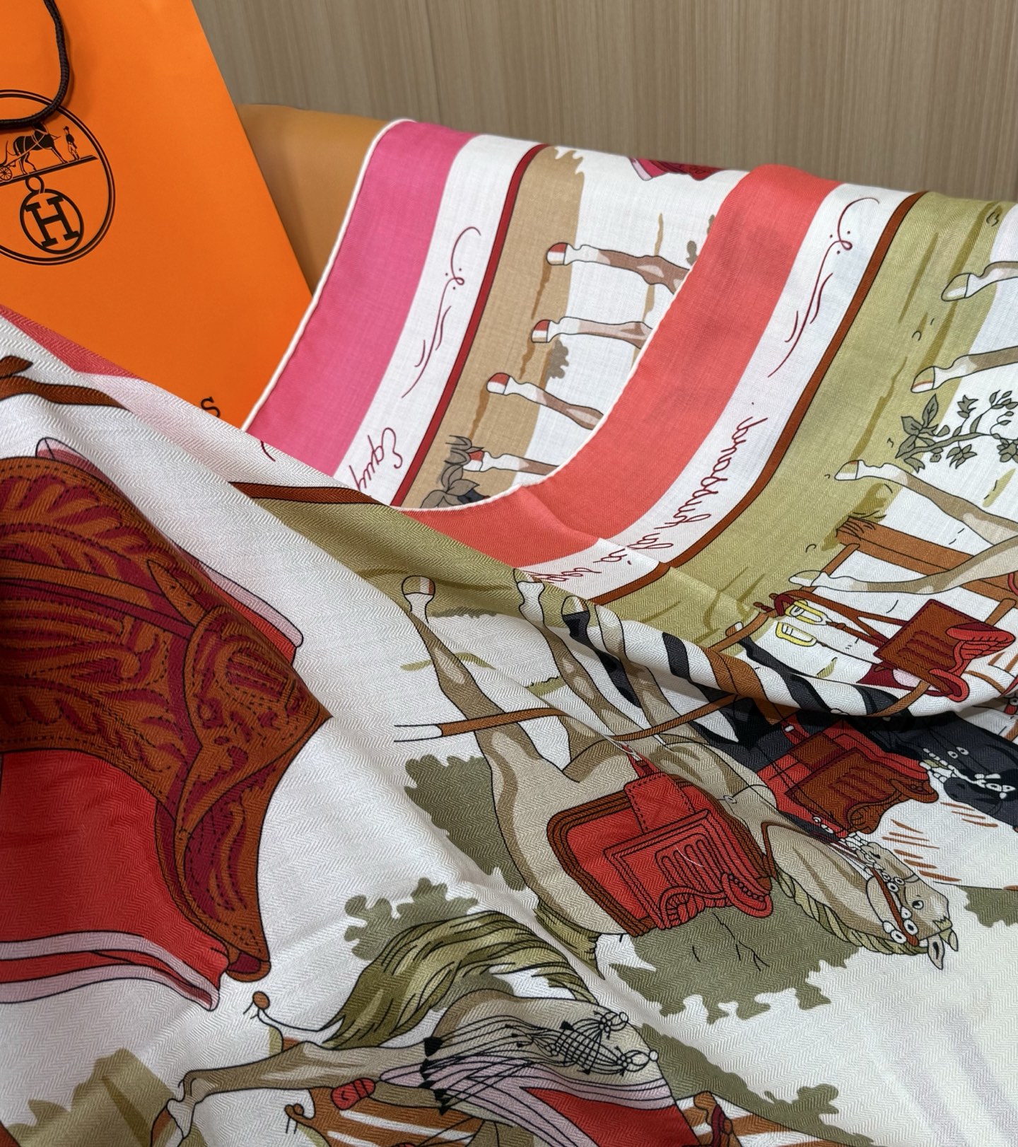 𝐇𝐞𝐫𝐦𝐞𝐬 • 𝟐𝟔ꫛꫀꪝ《马具优雅美学》140双面方巾【双面异色 丝毛款】H家羊绒新款 买了都说好看