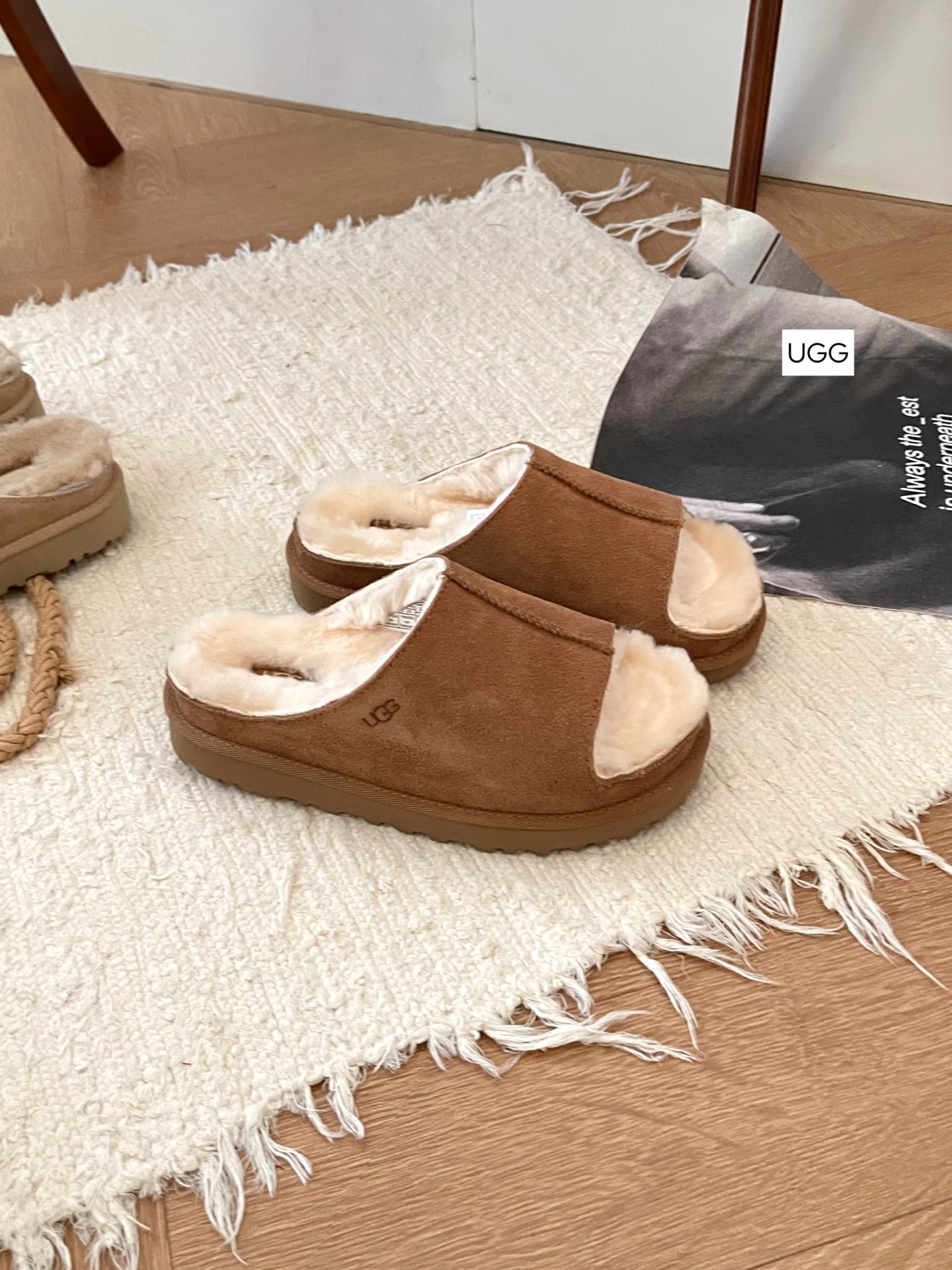 NO:547202,Maroon details, fur shoes and slippers19860909栗色细节,毛毛鞋拖鞋,slippers,Women's Shoes