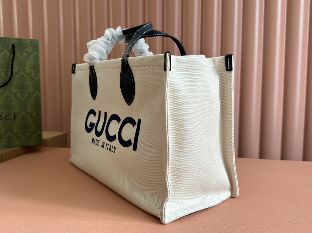 Gucci Beige and Navy tote everyday