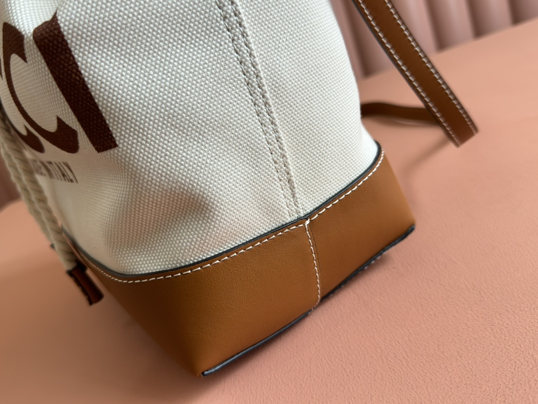 Gucci Beige canvas with brown leather crossbody everyday