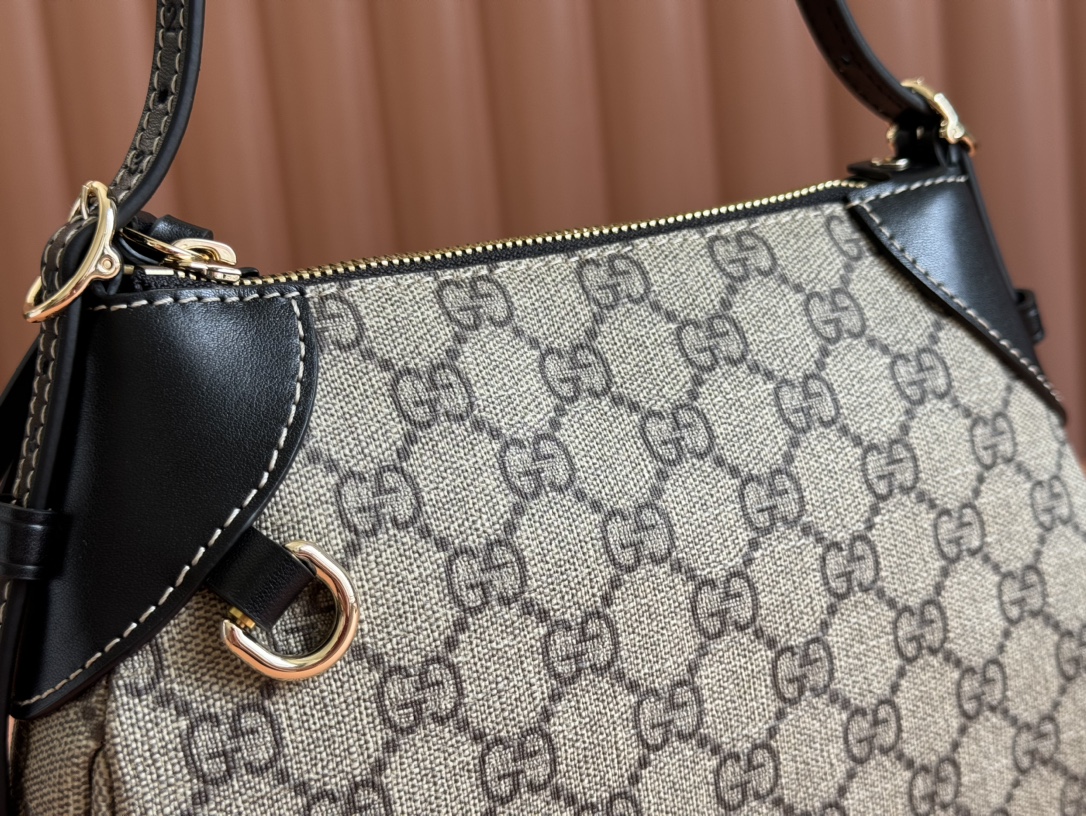 Gucci Ophidia GG Supreme beige and black shoulder everyday