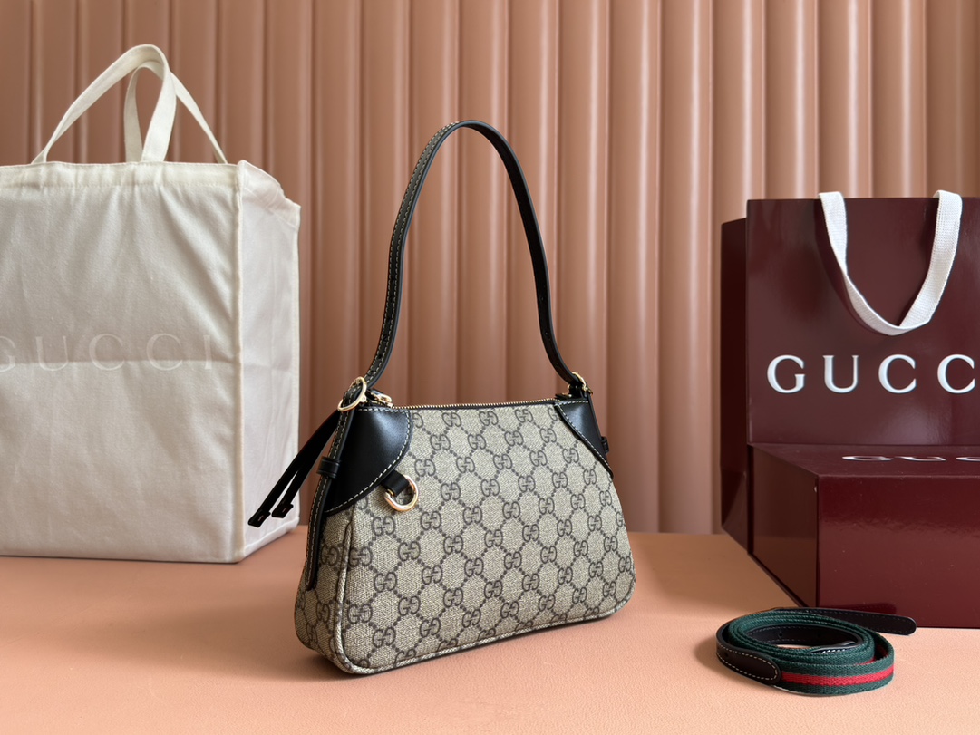 Gucci Ophidia GG Supreme beige and black shoulder everyday