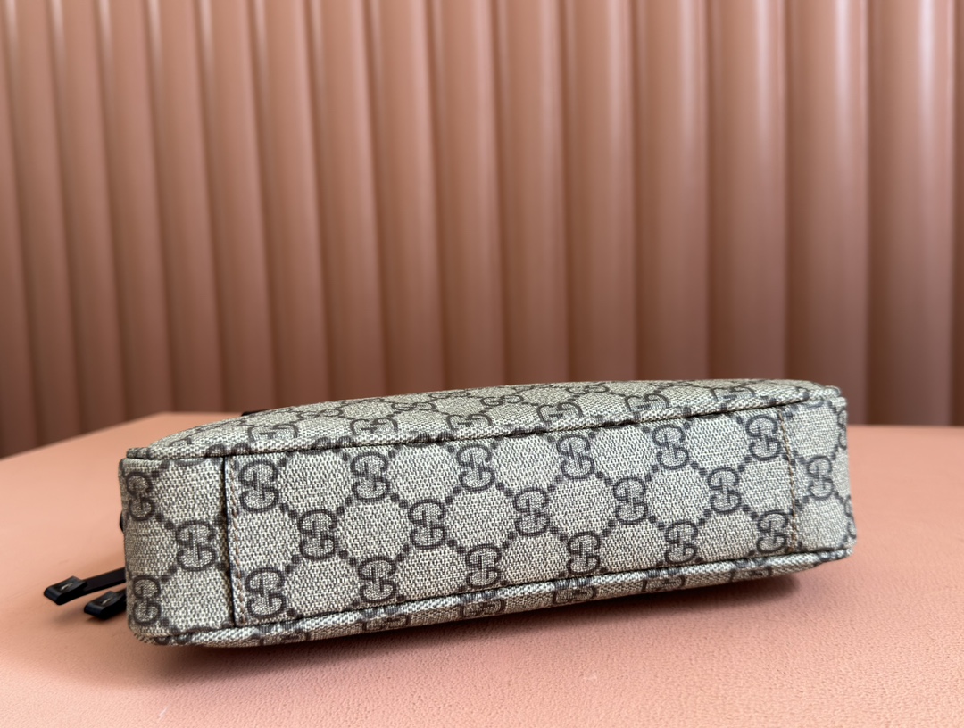 Gucci Ophidia GG Supreme beige and black shoulder everyday