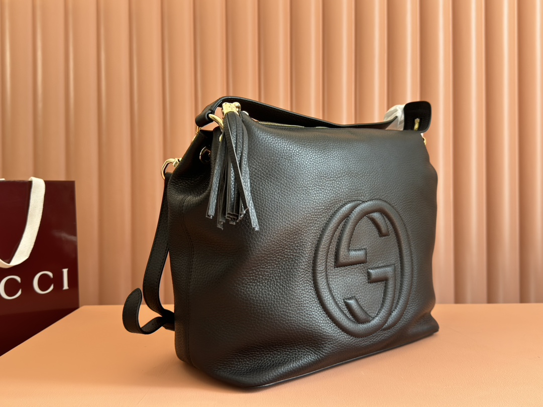 Gucci Black Leather Soho Disco Bag with Tassel - Classic & Stylish 5 i1729682242 839 1