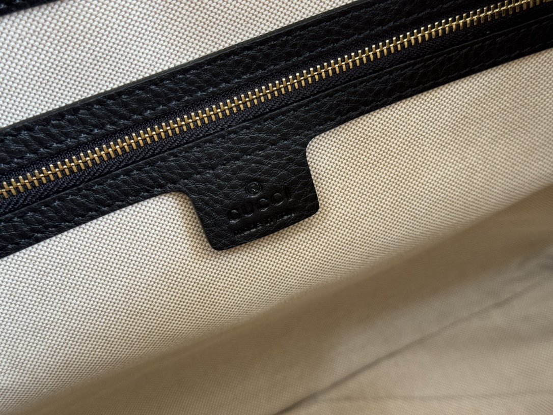 Gucci Black Leather Soho Disco Bag with Tassel - Classic & Stylish 9 i1729682242 9262 7