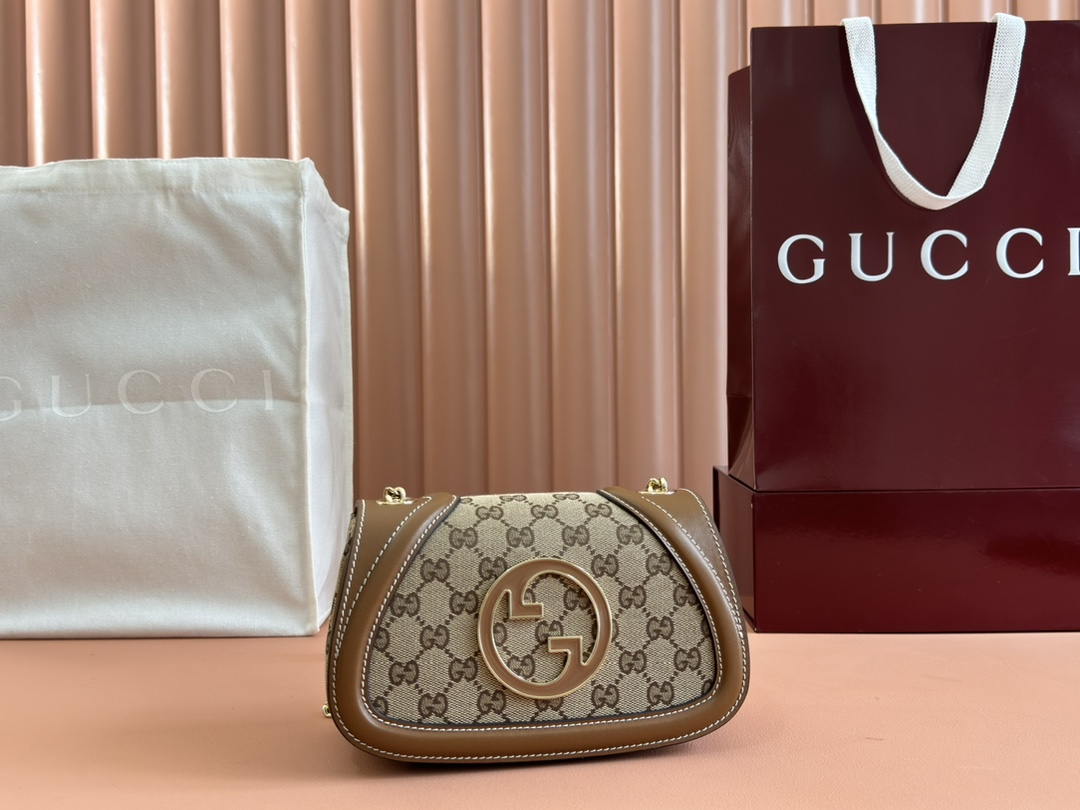 Gucci [original leather configuration counter full package] GG Blondie series of new handbags are decorated with the brand's classic logo that de