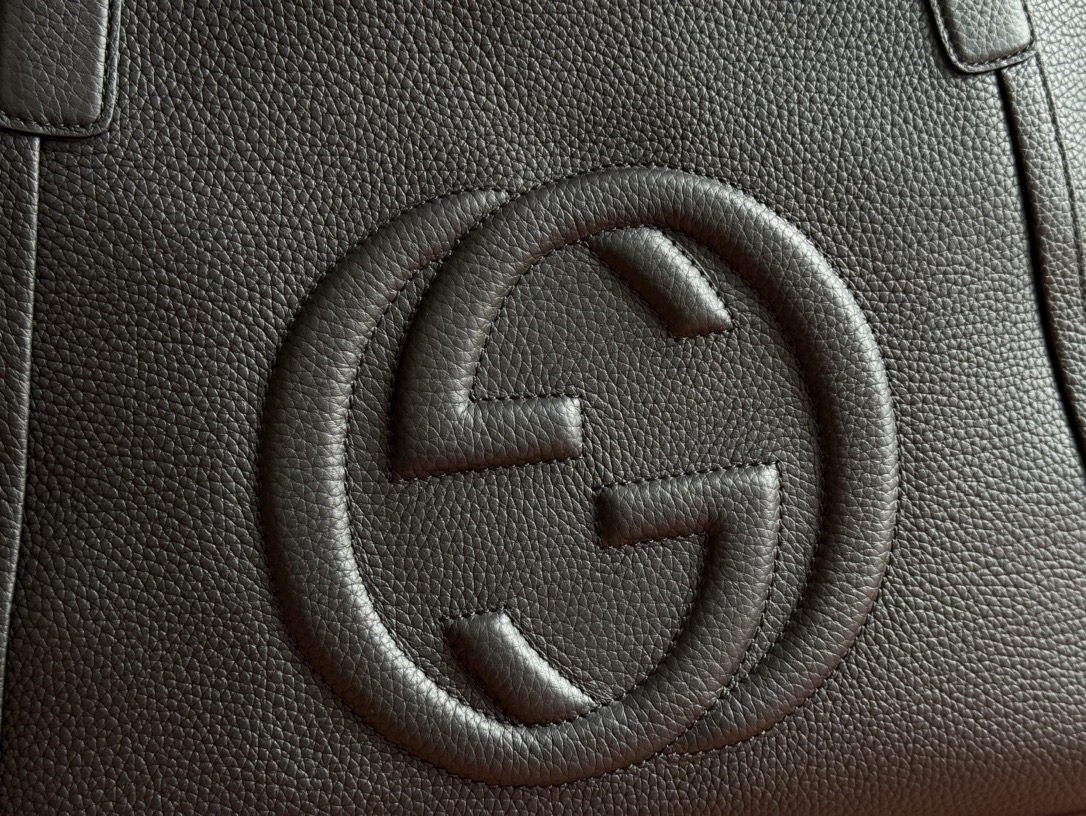 Gucci Black Leather Soho Tote Bag with Tassel and Embossed GG Logo 7 i1731145102 1531 3