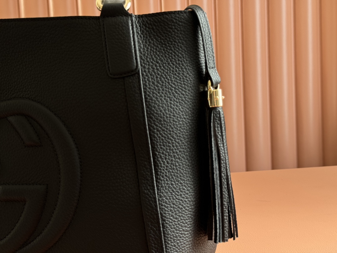 Gucci Black Leather Soho Tote Bag with Tassel and Embossed GG Logo 8 i1731145102 7550 5