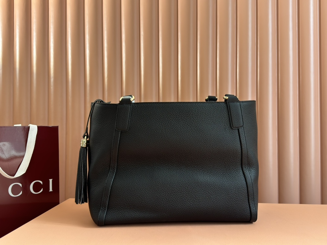 Gucci Black Leather Soho Tote Bag with Tassel and Embossed GG Logo 4 i1731145102 9474 8