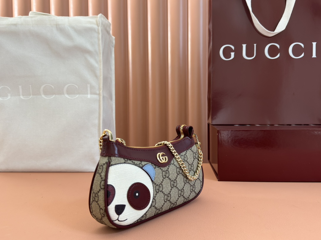 24 rare edition counter debut Gucci counter full package original leather panda details GG mini handbags, cats, puppies and pandas and other cute