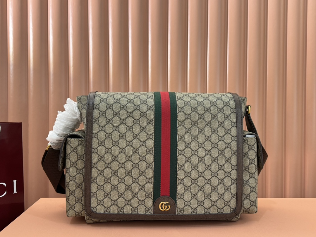 Gucci 819287 Beige Ebony GG Supreme shoulder everyday