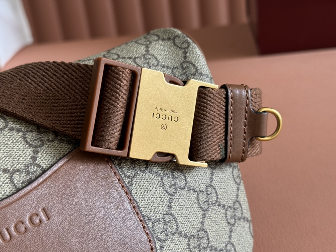 Gucci GG Emblem GG Supreme beige and brown crossbody