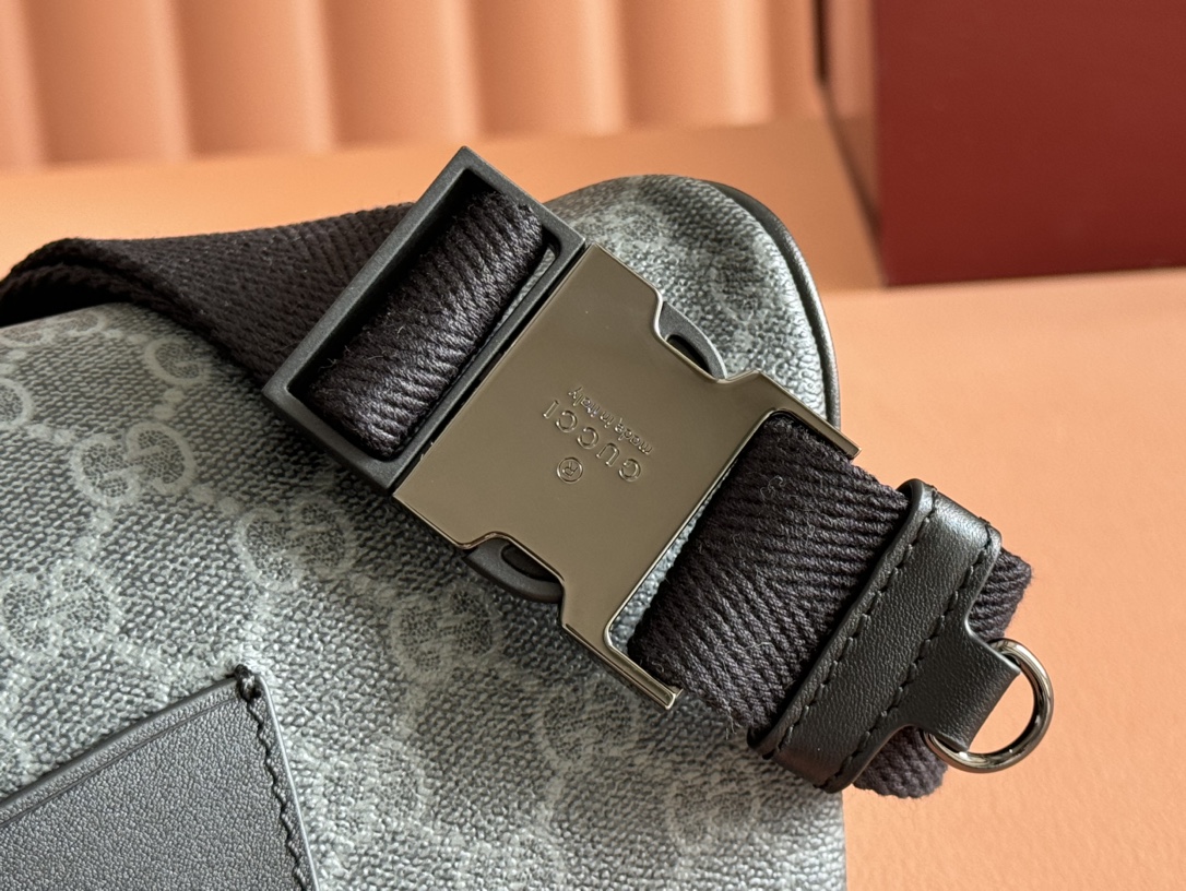 Gucci GG Supreme/Black crossbody
