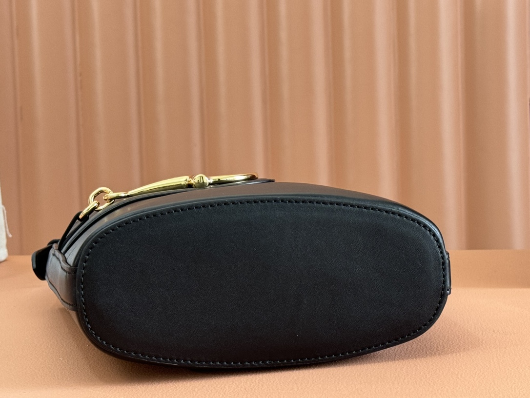 Gucci 73 mini bucket bag Black mini shoulder everyday