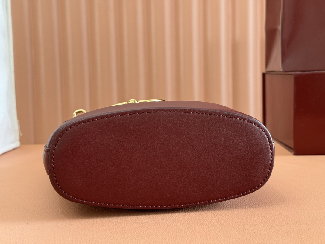Gucci Burgundy mini crossbody everyday