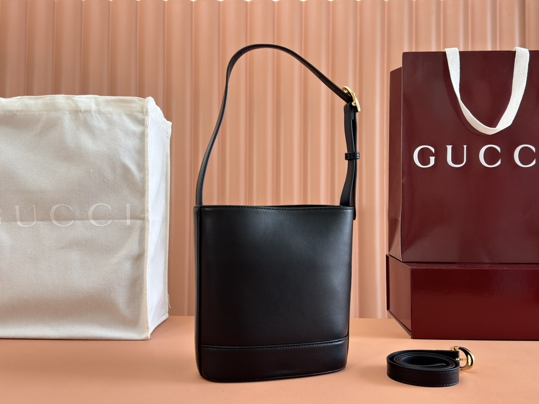 Gucci Black mini crossbody everyday