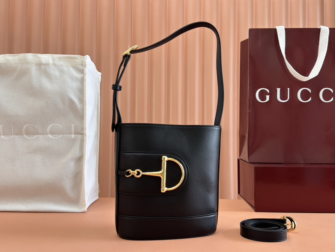 Gucci Black mini crossbody everyday