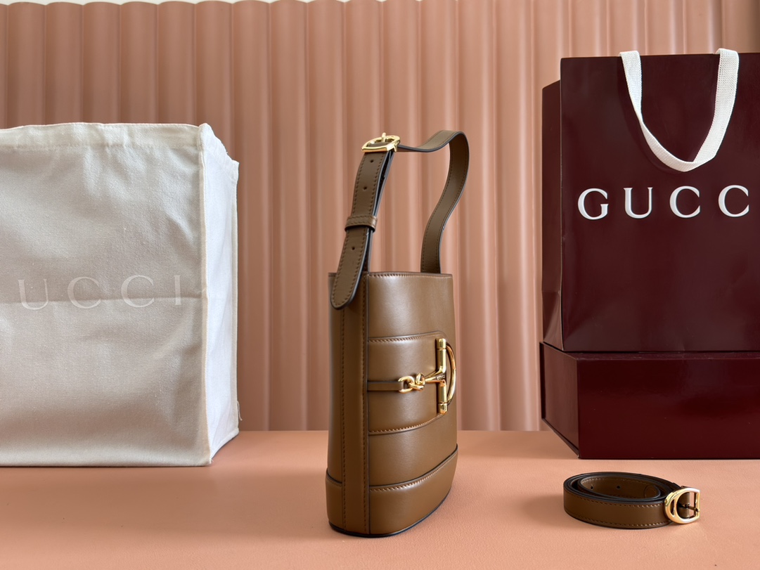Gucci 73 Brown crossbody everyday