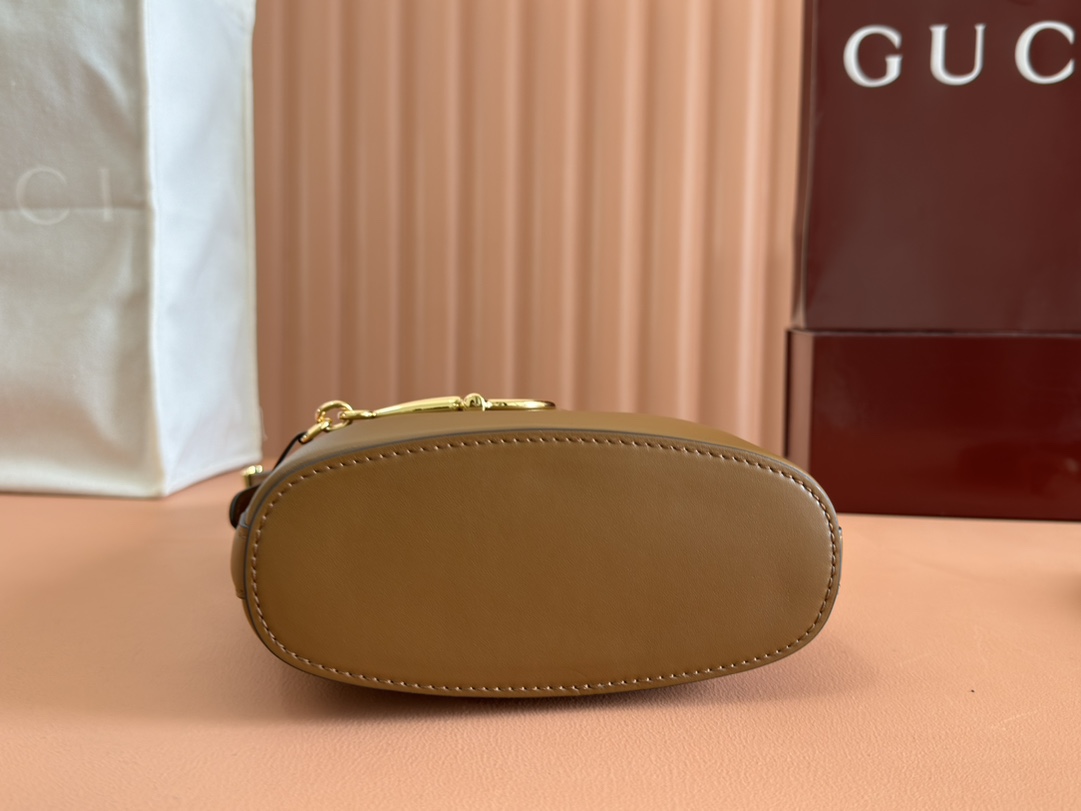 Gucci 73 Brown crossbody everyday
