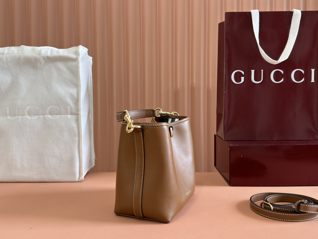 Gucci GG Emblem Brown everyday