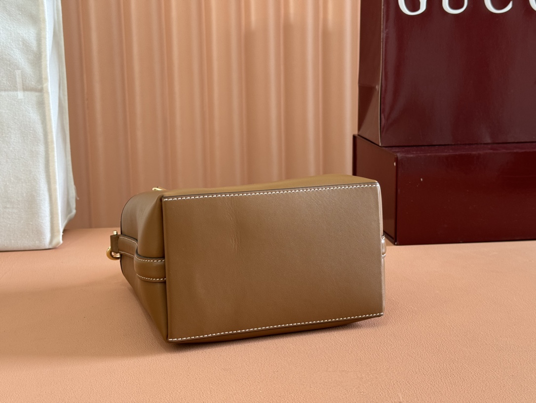 Gucci GG Emblem Brown everyday