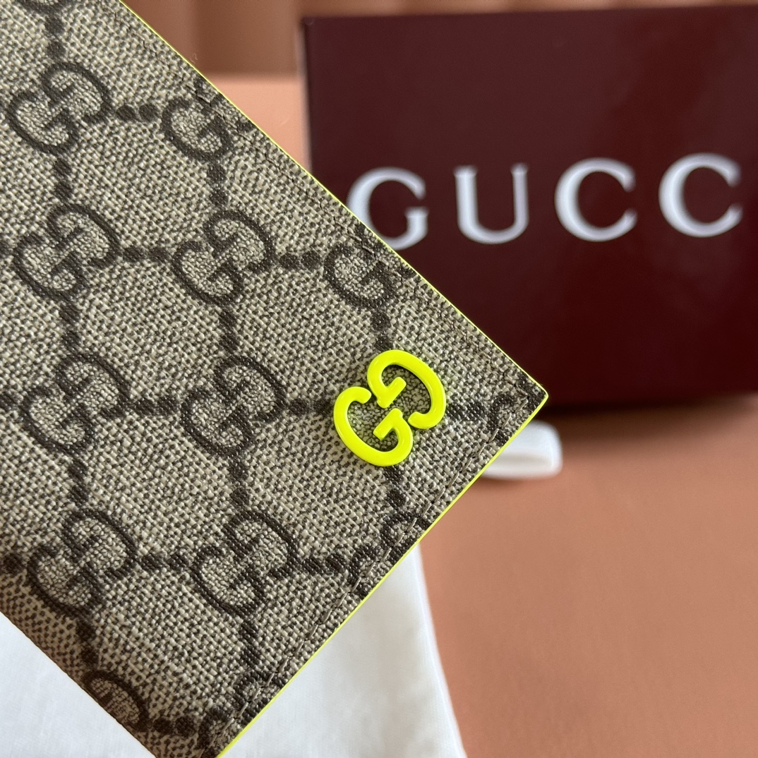 Gucci GG Supreme beige ebony with neon yellow trim everyday