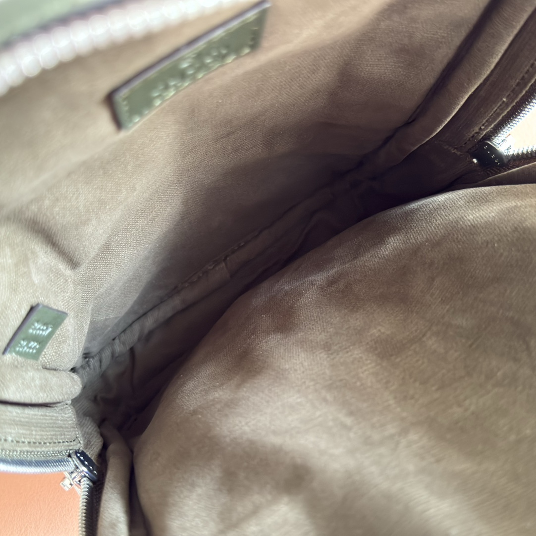 Gucci Supremee Canvas Messenger Bag - Forest Green Leather Trim - Model 822073 10 i1756977557 7696 5