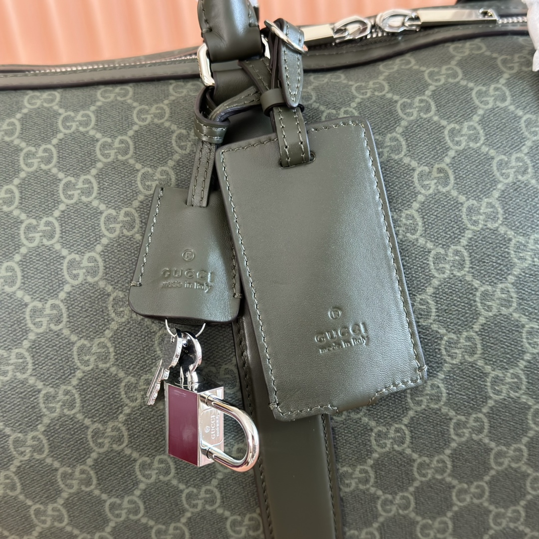 Gucci Supreme Canvas Duffle Bag: Classic Style for Your Next Adventure 6 i1757499505 303 4