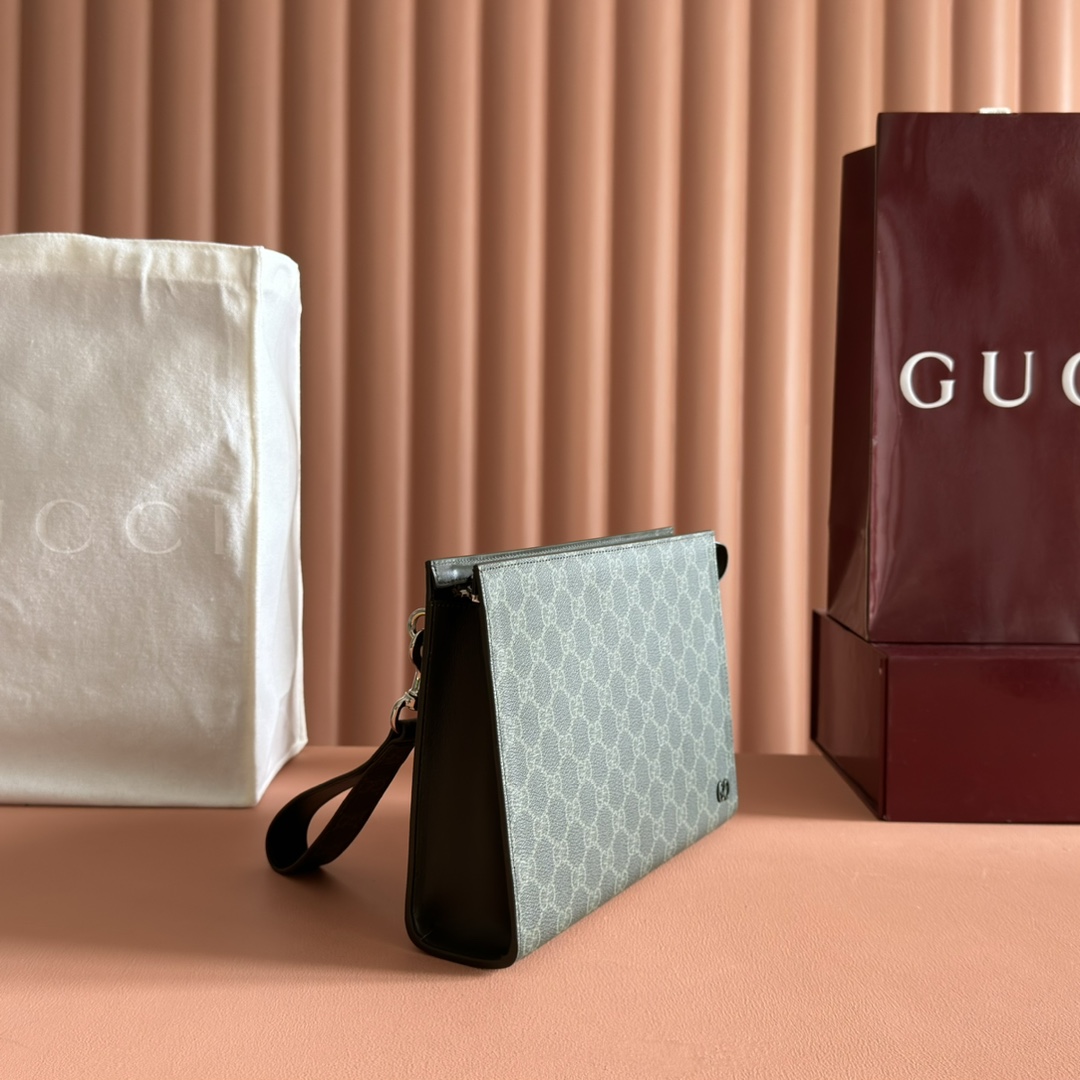 Gucci Supreme Canvas Clutch with Detachable Wrist Strap - Forest Green 4 i1758191926 6705 0