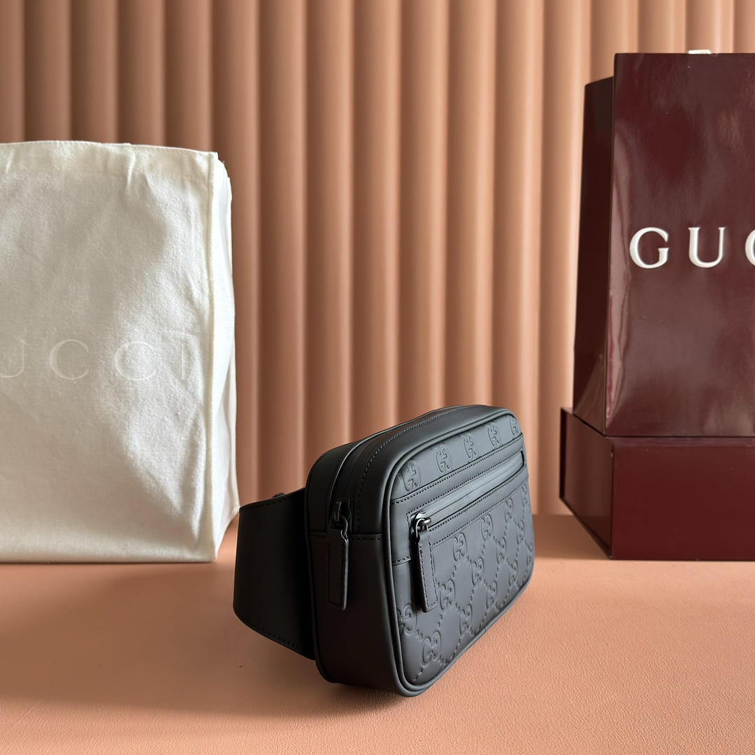 Gucci 771422 Black GG embossed leather everyday