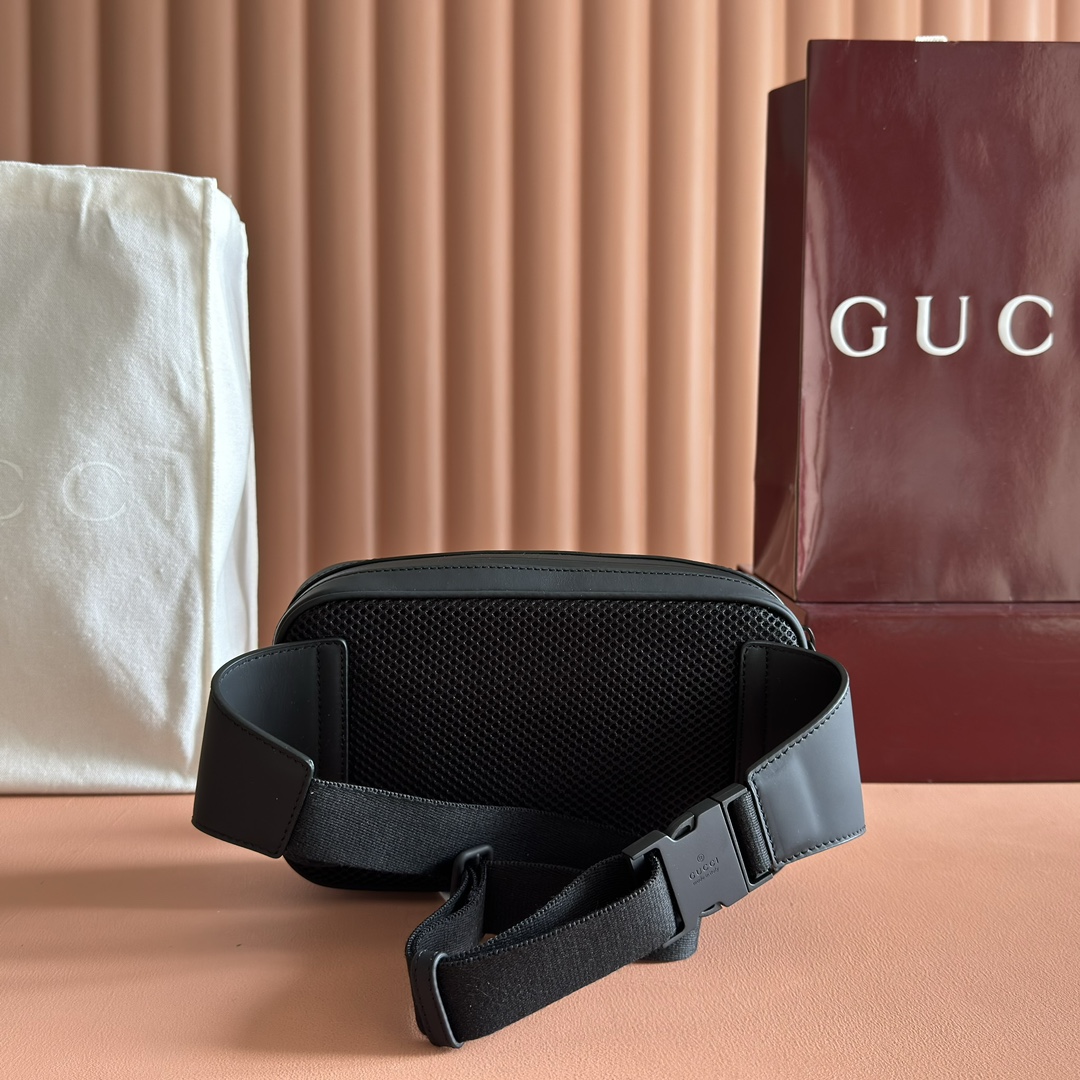 Gucci 771422 Black GG embossed leather everyday