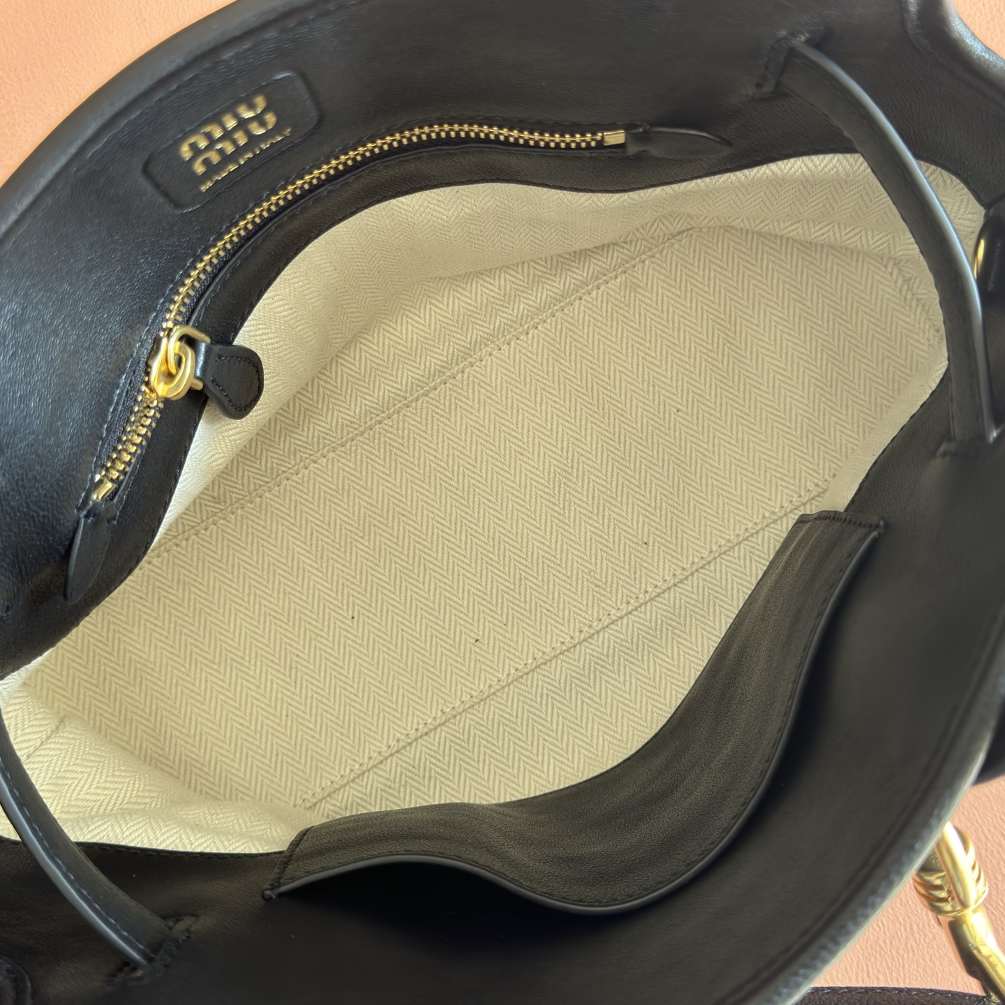 MiuMiu bag 】Aventure 。 ， Nappa ， 。aventure nappa miu ， ， ， ， ， ， ， — photo 9