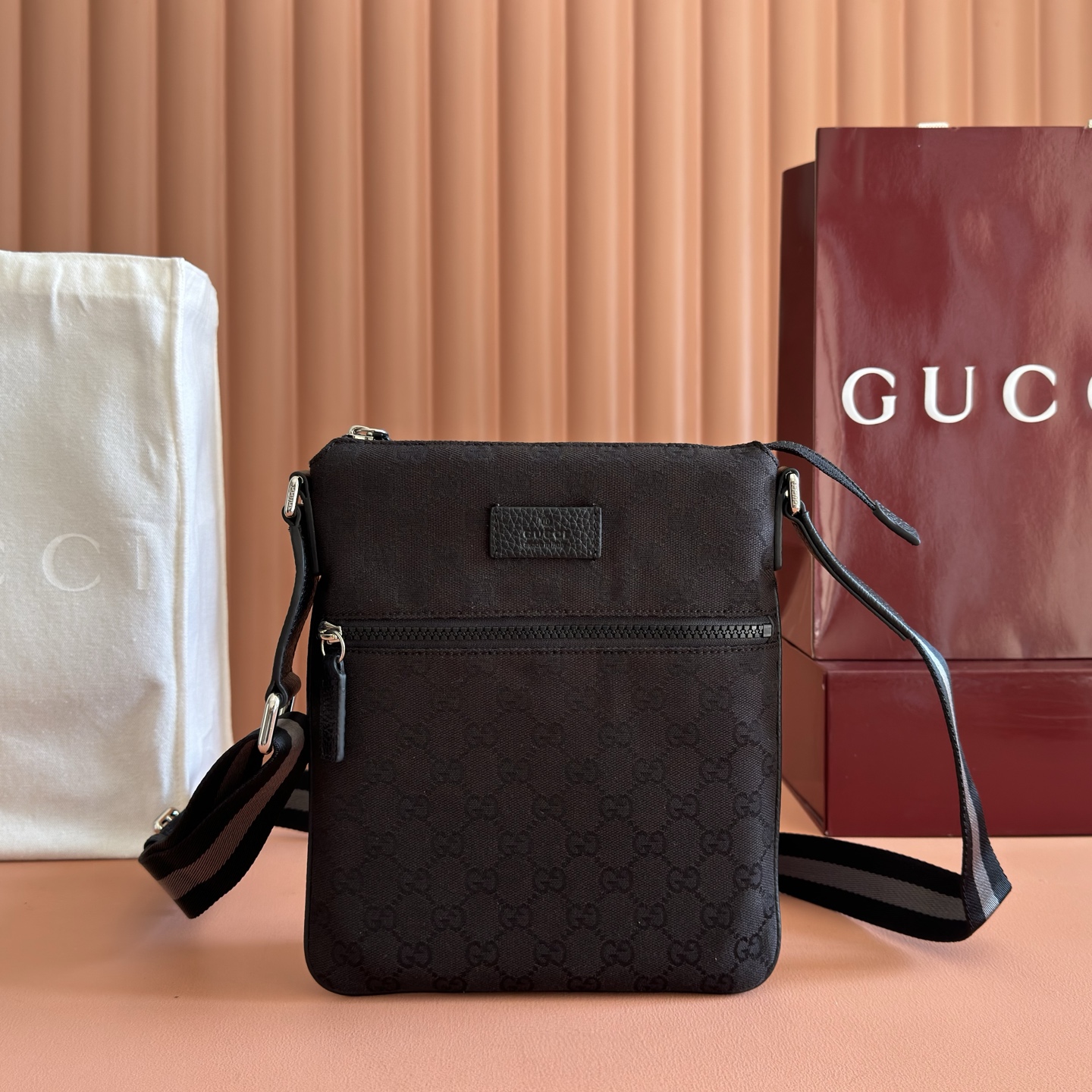 Gucci Black GG Supreme crossbody everyday