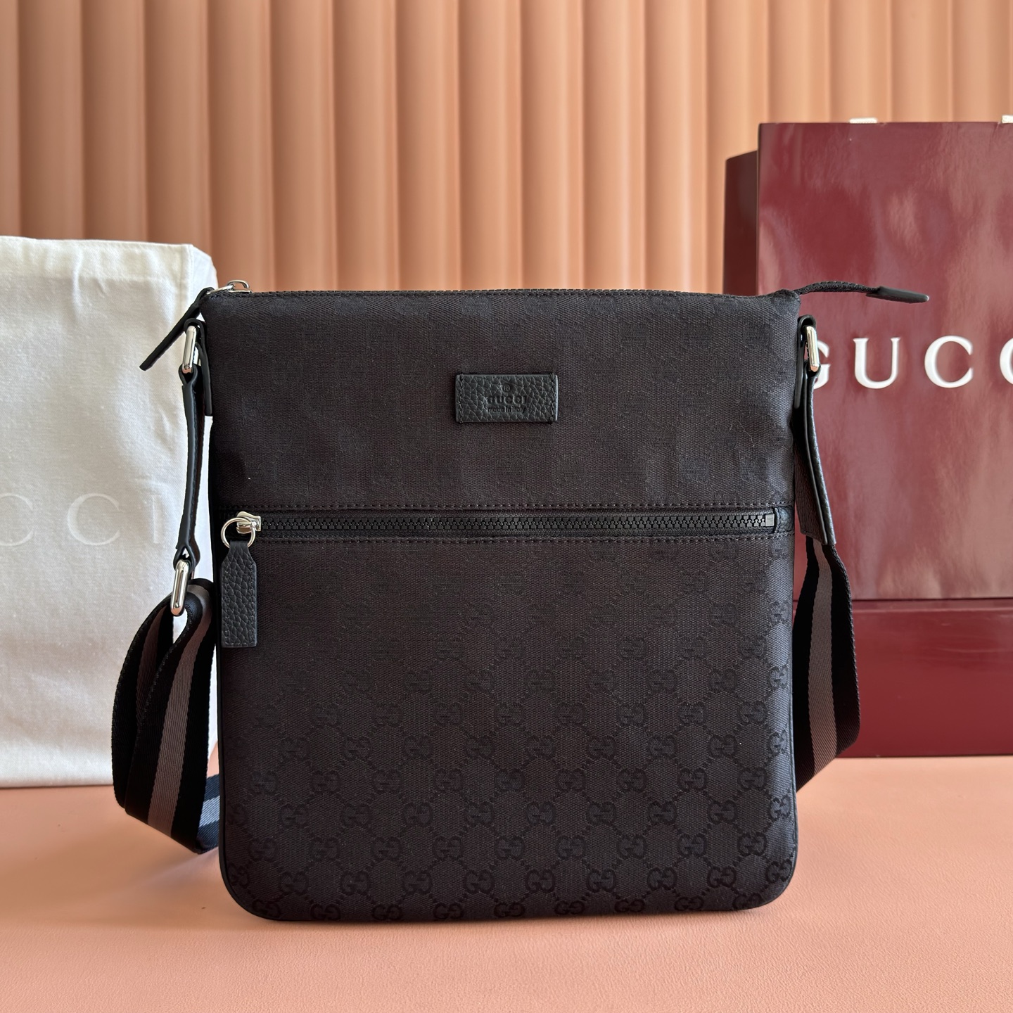 Gucci Black GG Supreme crossbody everyday