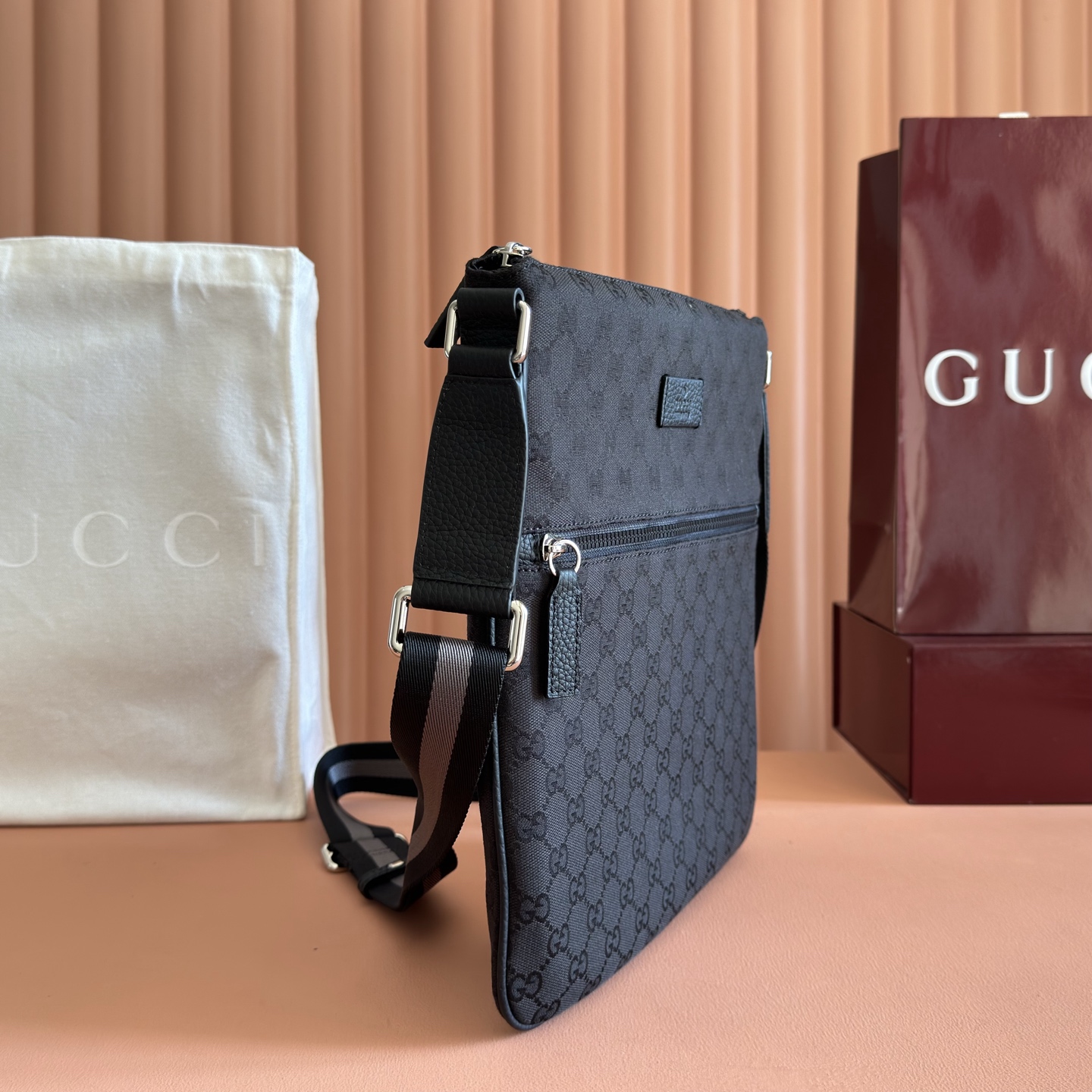 Gucci Black GG Supreme crossbody everyday