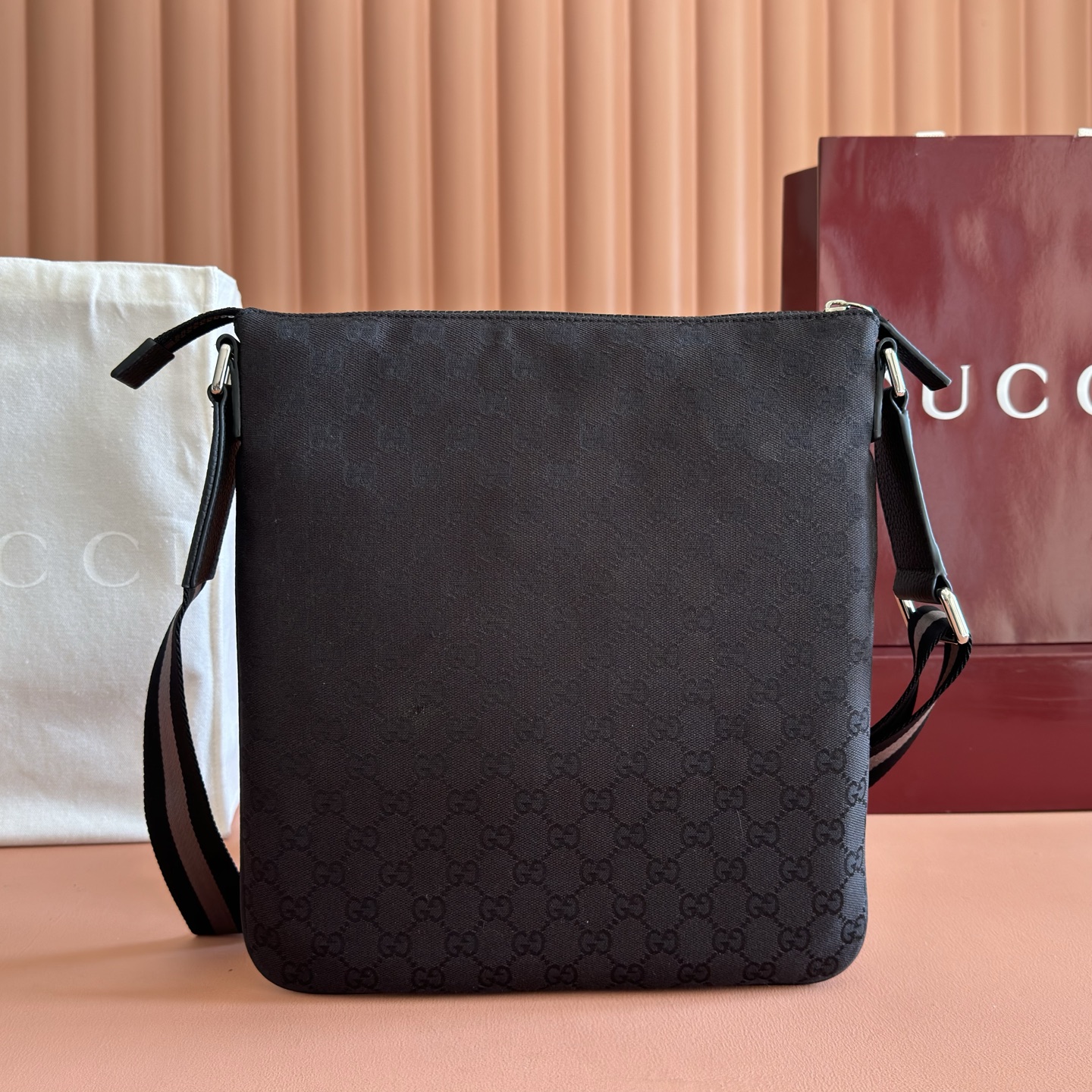 Gucci Black GG Supreme crossbody everyday