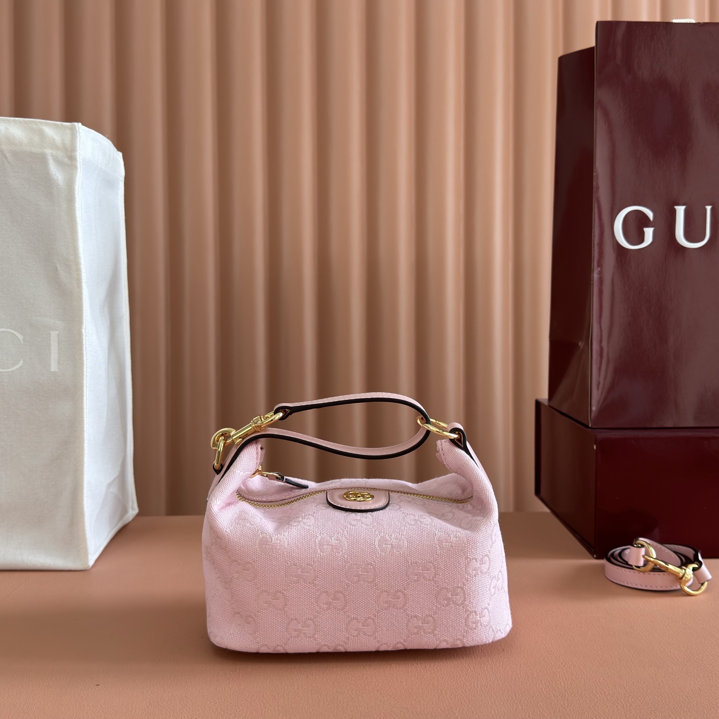 Gucci Vanity Pink GG canvas shoulder everyday