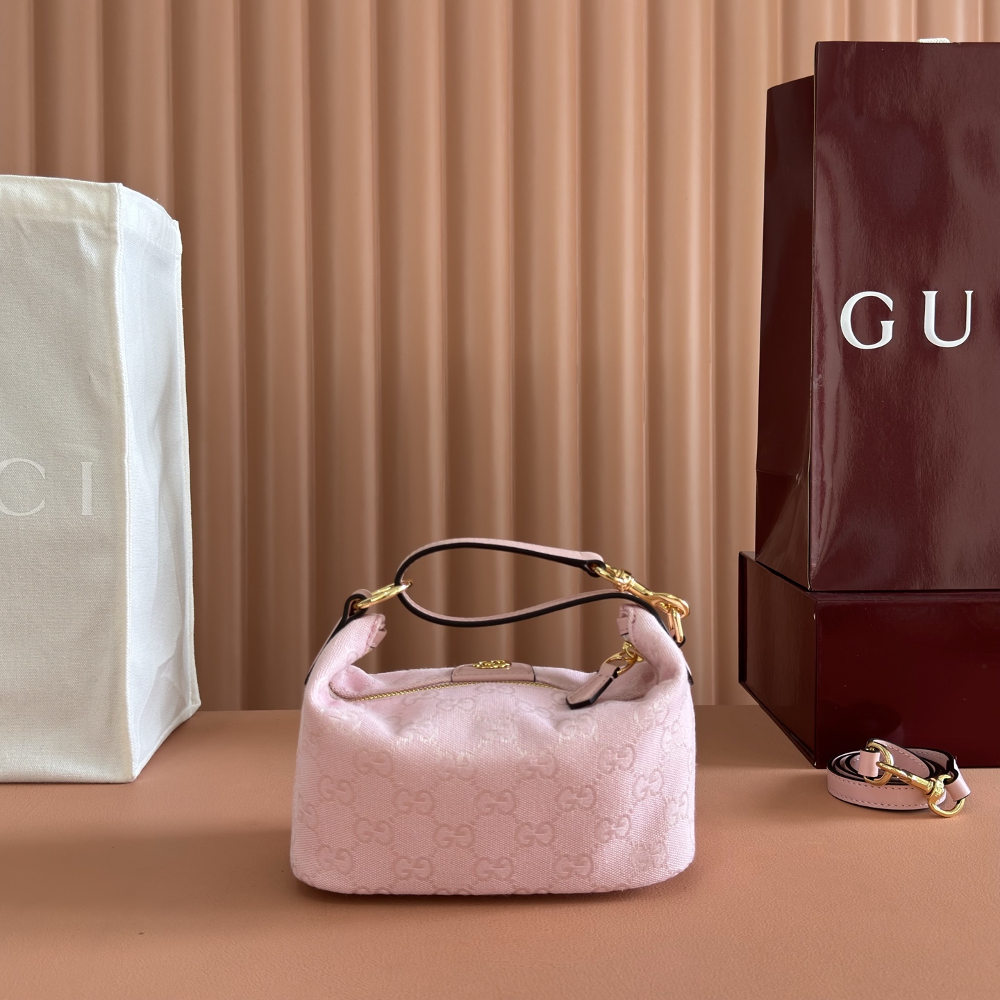 Gucci Vanity Pink GG canvas shoulder everyday