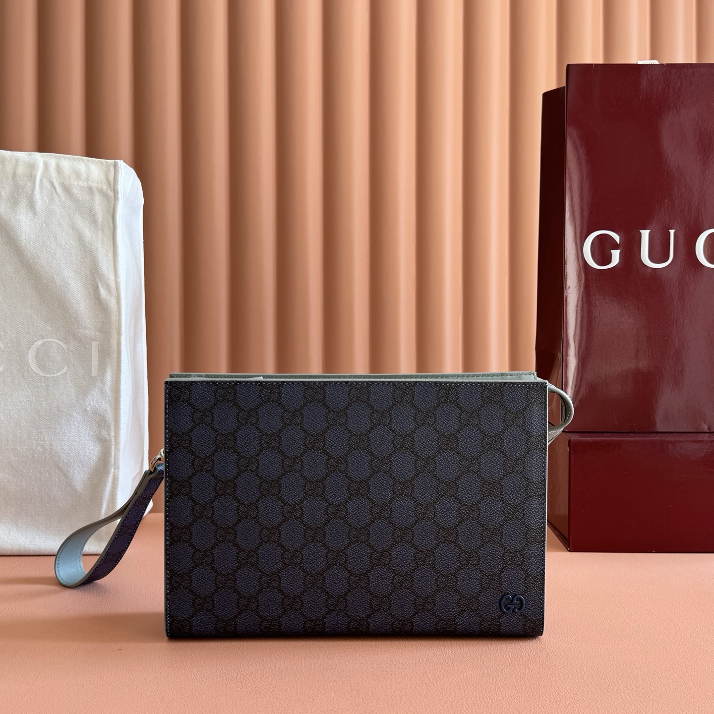 Gucci GG Supreme Clutch Dark Blue GG Supreme Standard crossbody