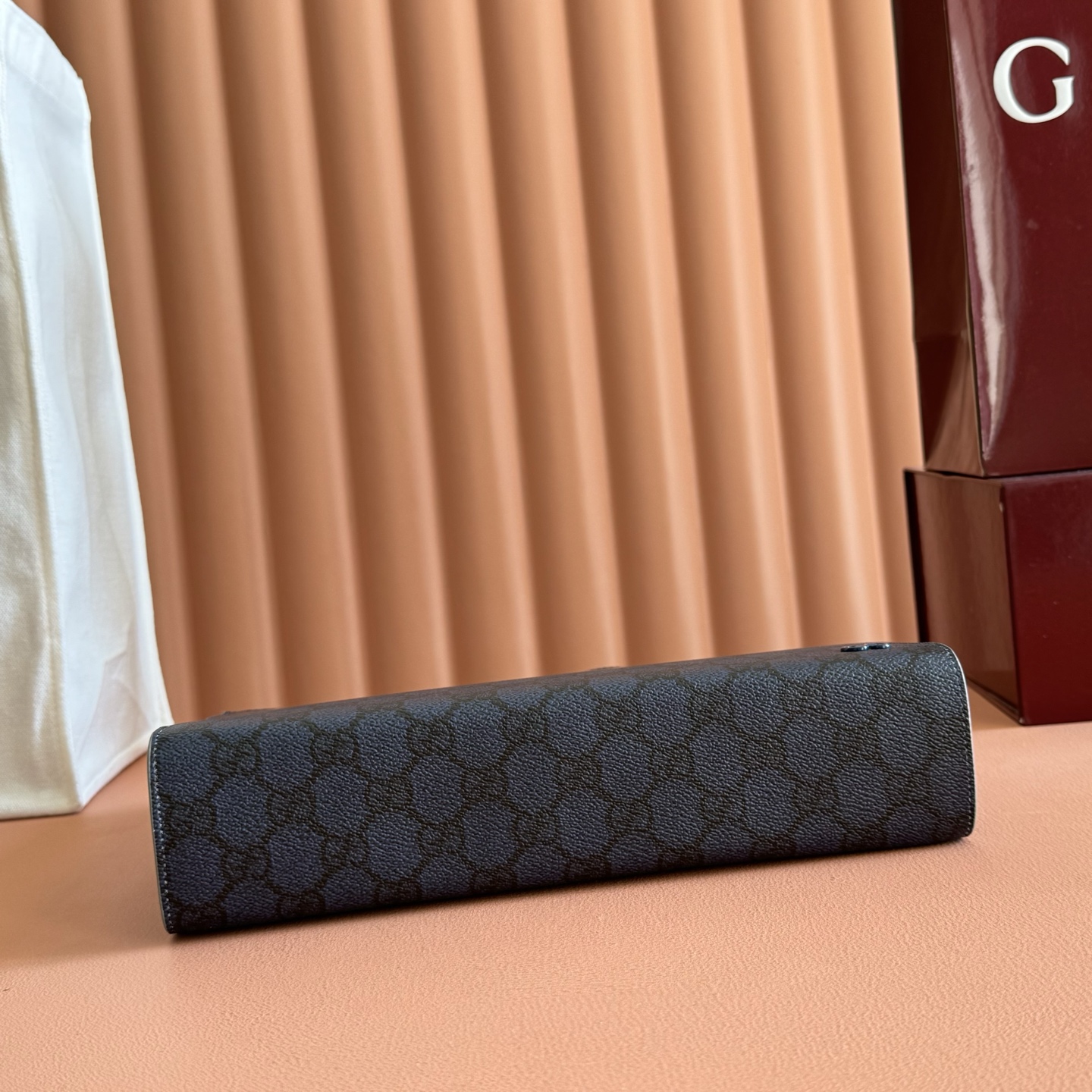 Gucci GG Supreme Clutch Dark Blue GG Supreme Standard crossbody
