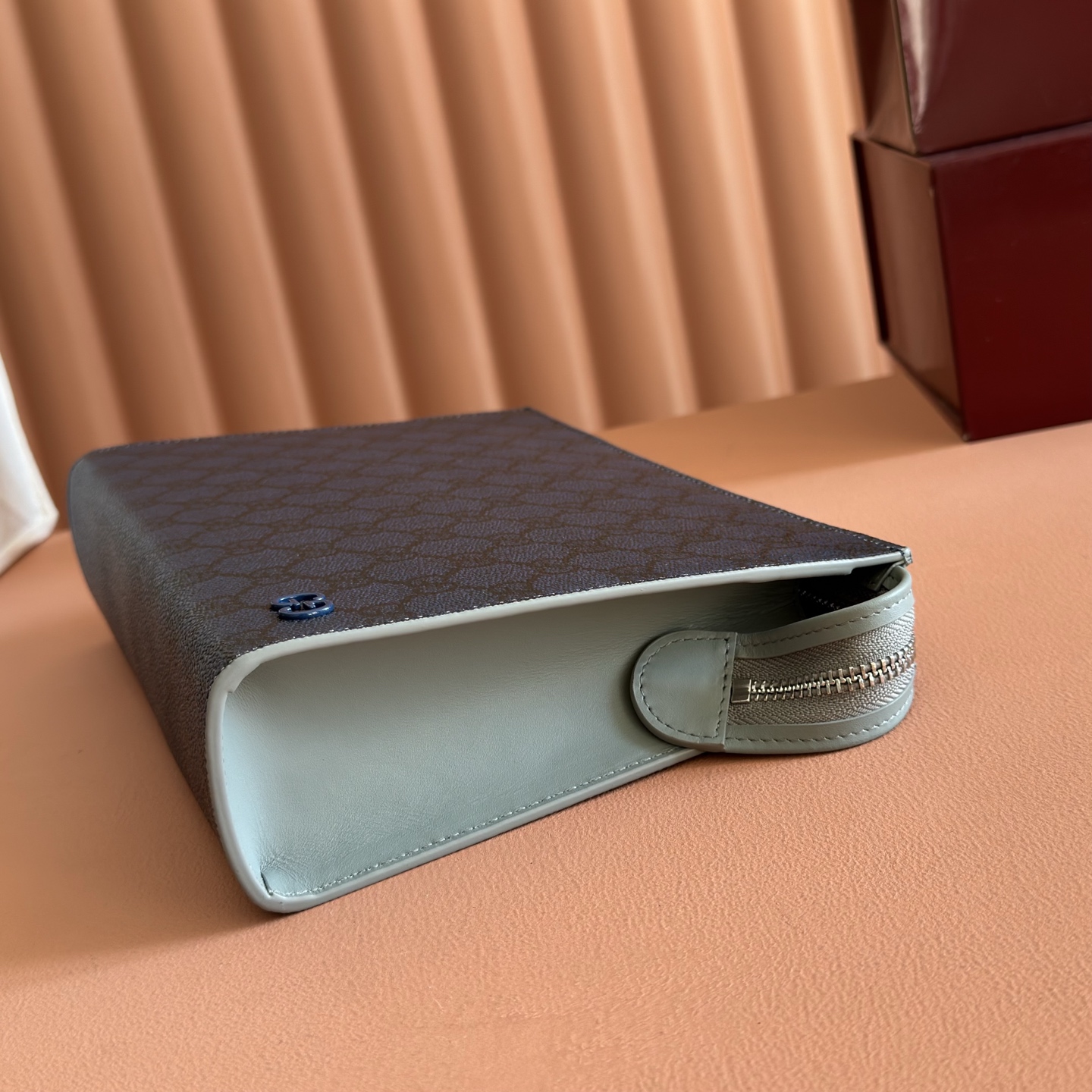 Gucci GG Supreme Clutch Dark Blue GG Supreme Standard crossbody