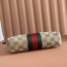 💋💋💋【原厂皮配置专柜全套包装】Generation Gucci古驰世代系列深入探索品牌的典藏元素,将不 💋💋💋【原厂皮配置专柜全套包装】Generation Gucci古驰世代系列深入探索品牌的典藏元素,将不